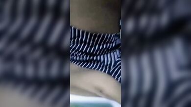 Shundori 18 bochor boyoshi apu nijer gudh maara'r video faash