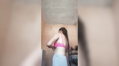 Masoom grammo bou premik ke dudu shotorko bhabe share kore