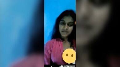 Shemla shundori'r chomotkar nipple expose korar MMS clip