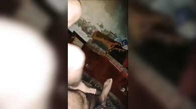 Bideshe jaowar aage bibahito khalato bon er mukh choda'r clip