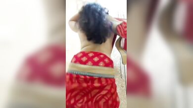Lal shaari'r shathe dekhalo ak agun dance posh elaka'r bhabhi