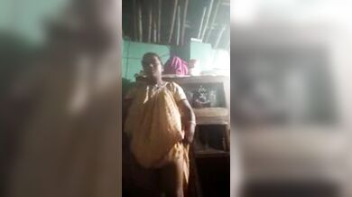 Grammo bhabhi faad a pore video call a dudu share korlo