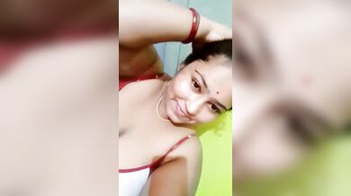 Mota boudi kaam kaaj baad diye naamlo noshtami'r pothe - MMS