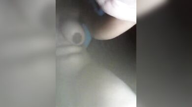 Bishal duduwala grihini ekakittota shojjho korte parlo na