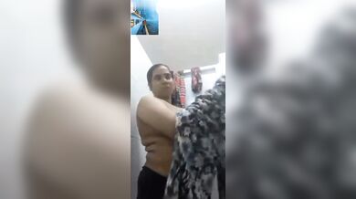 Bhalo jamai thakteo porokiya te joag deye ak grammo bhabhi