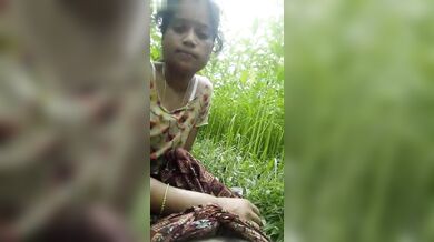 Graam er shundori bon ke diye nijer mota dhon chushano'r clip