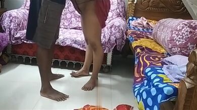 Bangladeshi grammo boudi nijer apon bhai er shathe noshtami