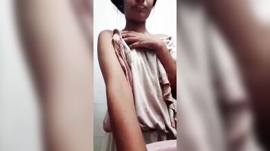 Unseen 19 bochor boyoshi meye'r dushtu MMS video viral holo