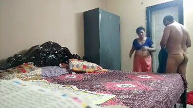 Dushtu jamai'r unseen video ghor er bua ke bokshish deowa'r