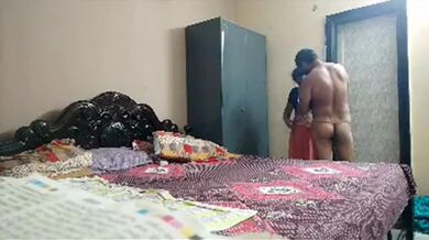 Dushtu jamai'r unseen video ghor er bua ke bokshish deowa'r