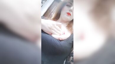 Boro duduwala MILF bhabhi'r dudh ber kora'r homemade reel