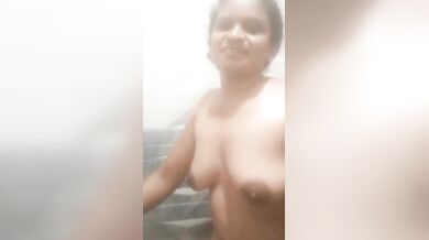 Roshalo scene dekhailo ak moddho boyoshko Naoga jela'r aunty