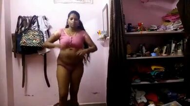 MMS footage ak Bengali aunty'r premik er shaamne langta houar
