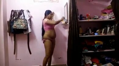 MMS footage ak Bengali aunty'r premik er shaamne langta houar
