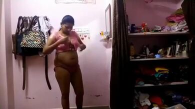 MMS footage ak Bengali aunty'r premik er shaamne langta houar