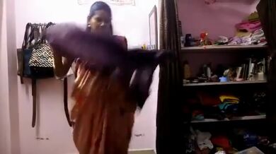 MMS footage ak Bengali aunty'r premik er shaamne langta houar