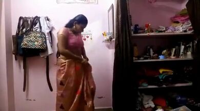 MMS footage ak Bengali aunty'r premik er shaamne langta houar