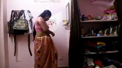 MMS footage ak Bengali aunty'r premik er shaamne langta houar