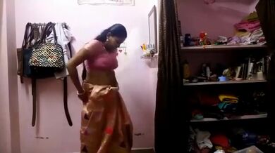 MMS footage ak Bengali aunty'r premik er shaamne langta houar