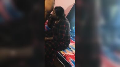 Bangladeshi aunty'r jamai'r shaamne dhon chusha'r blue film