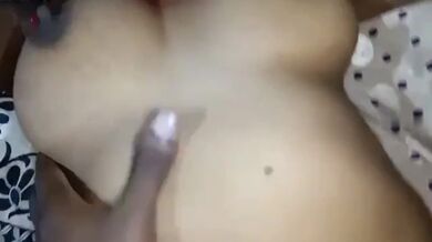 Roshalo boudi'r gudh fatanor homemade XXX choda chodi'r clip